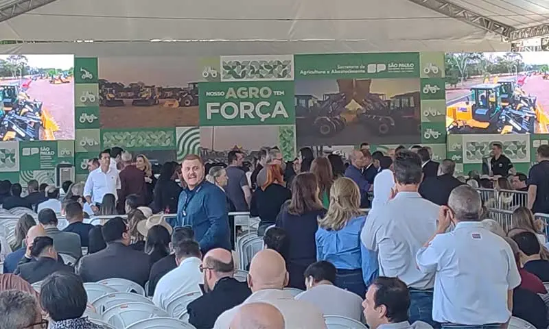 entrega-equipamentos-agricolas