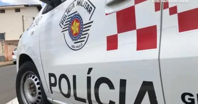 Adolescente cai de moto sem placa ao tentar fugir da PM no Jardim São Sebastião