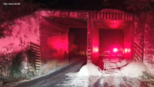 Acidente com caminhões de bagaço de cana causa interdição temporária na Vicinal Dr. Horário Ramalho
