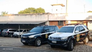 Carro roubado em Taiaçu é encontrado abandonado em área rural de Taquaritinga