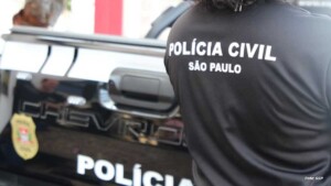 Dupla é presa por tráfico de drogas e corrupção de menor no Jardim Maria Luiza I