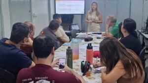 Escola Felícia realiza encontros formativos com foco em tecnologia, gestão e aprendizagem