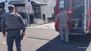 Acidente entre duas motocicletas deixa um ferido leve em cruzamento da cidade