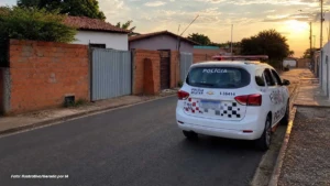 Adolescente é apreendido por tráfico de drogas no Rosa Bedran após tentar fugir da PM