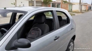 Celular é furtado de veículo estacionado após falha no fechamento automático dos vidros no Jardim Bela Vista