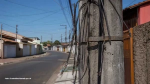 Imóvel desocupado é alvo de furto e vandalismo na cidade