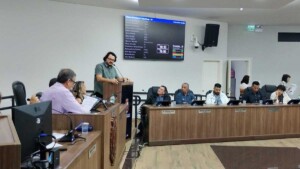 Câmara aprova denominação de rotatórias e discute trânsito, saúde e finanças do município