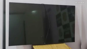 Suspeitos são detidos após furto em residência; televisão é recuperada