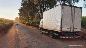 Motorista é feito refém durante roubo de carga; mercadoria é recuperada pela PM na região