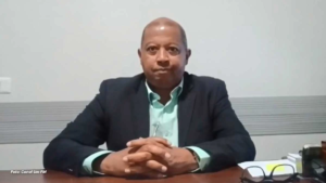 Valmir Carrilho questiona suspensão de novos consignados e cobra providências sobre repasses aos bancos