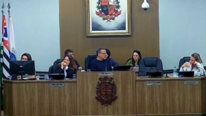 Câmara aprova projetos e debate demandas de Saúde, Educação e serviços públicos
