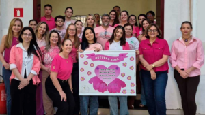 Servidores da Educação participam de mobilização pelo Outubro Rosa