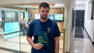Leonardo Rodrigues lança livro sobre os rumos do futebol brasileiro nesta sexta-feira (30)