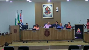 Câmara aprova mudanças em emendas impositivas e debate situação financeira e serviços públicos